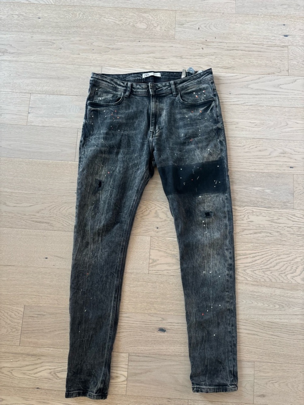 Zara Men's Black Washed Skinny Jeans with Paint-Splash Accents